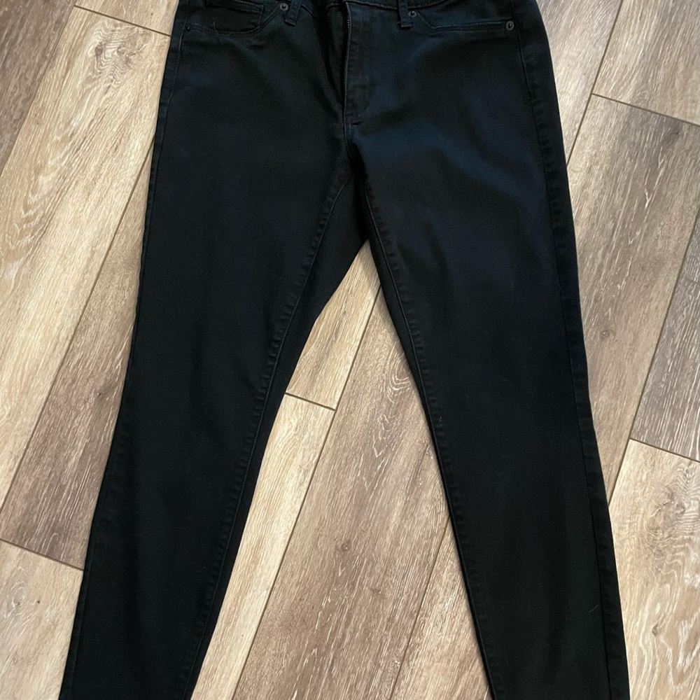 Women’s Universal Thread black jeans